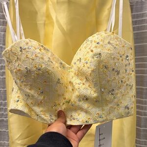 Splash Yellow Embellished lace strapless top with mermaid fit skirt